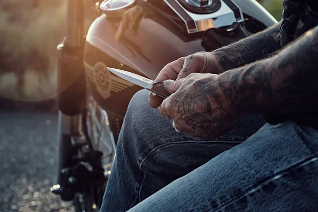 CRKT -CRKT COLLAGE TOP L 1